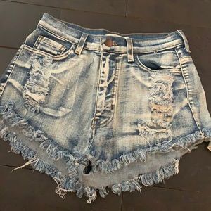 Cute ripped jeans from vibrant